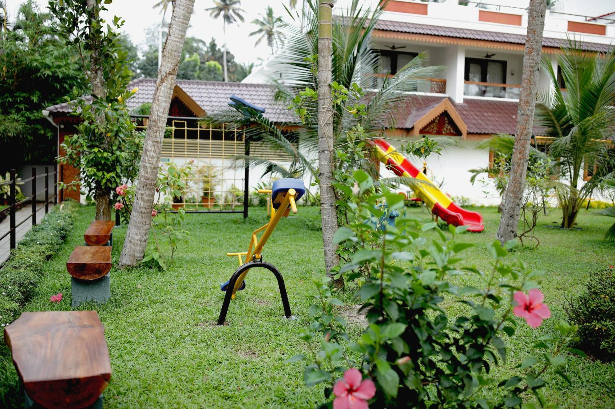 Lagoona Beach Resort, Kovalam Exterior photo