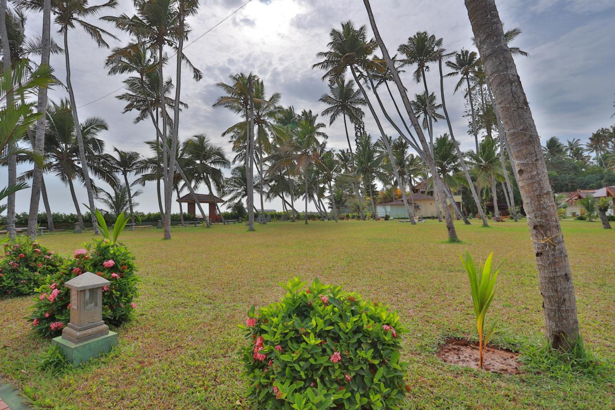 Lagoona Beach Resort, Kovalam Exterior photo