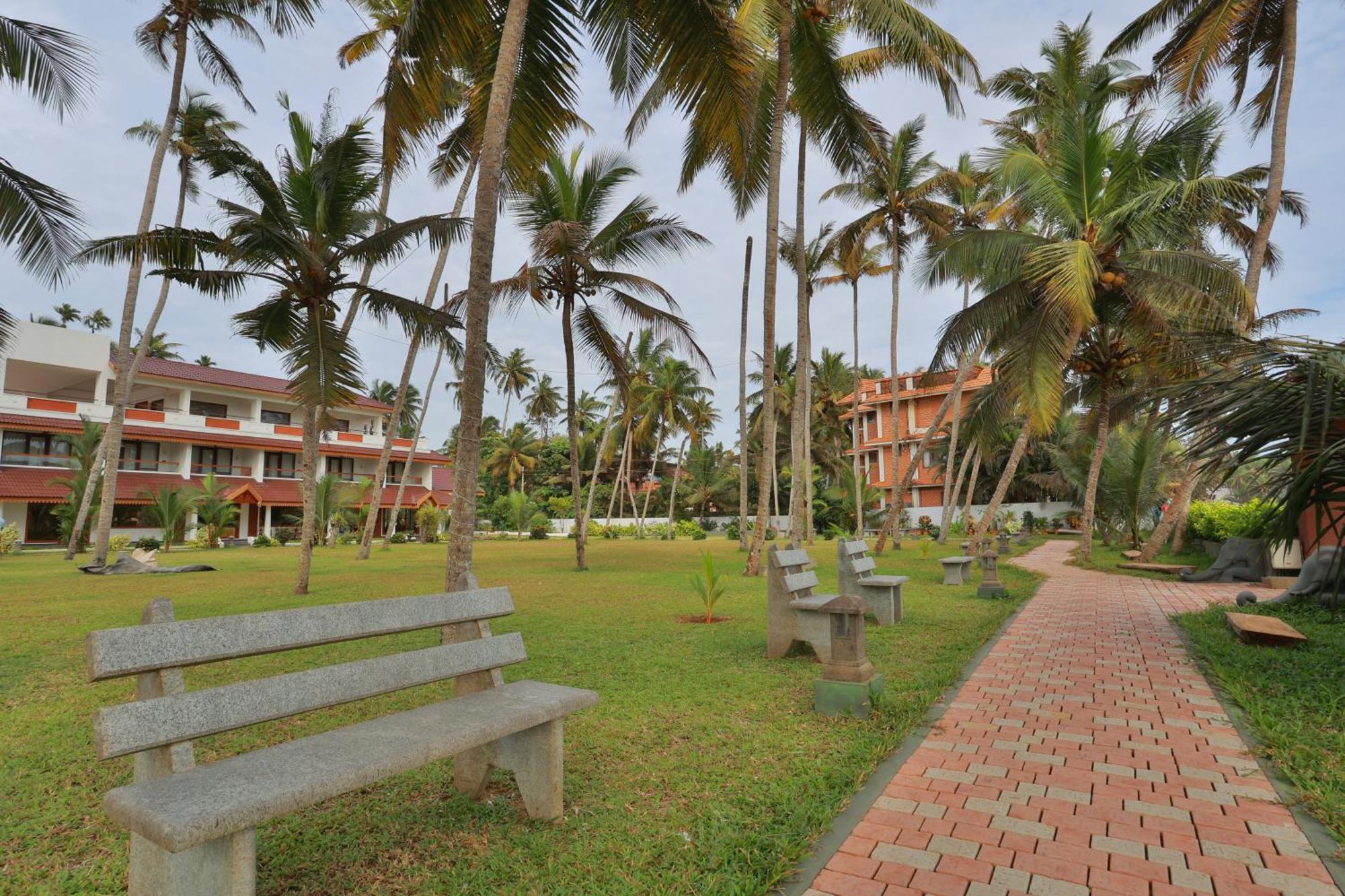 Lagoona Beach Resort, Kovalam Exterior photo