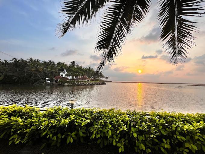 Lagoona Beach Resort, Kovalam Exterior photo